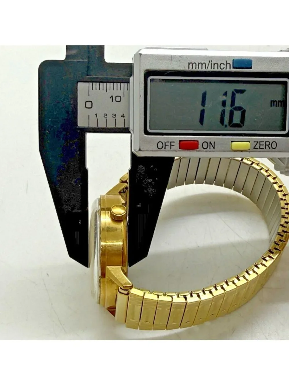 Vtg 70s Original Timex Marlin Day & Date Mechanical Wind Watch Gold Tone Stretch